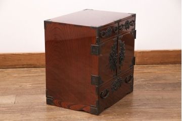中古　美品　門間箪笥店(門間屋)　仙台箪笥　木地呂塗り　小ぶりながらも存在感を放つ小箪笥(小引き出し、卓上収納)(定価約24万円)(R-051557)