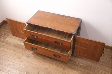 和製アンティーク　迫力ある十字金具が上手!観音開きの時代箪笥(引き出し、ローボード)(R-051558)