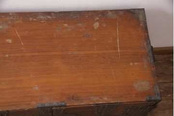 和製アンティーク　迫力ある十字金具が上手!観音開きの時代箪笥(引き出し、ローボード)(R-051558)