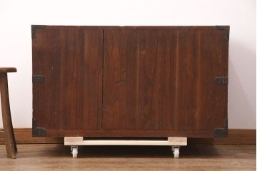 和製アンティーク　迫力ある十字金具が上手!観音開きの時代箪笥(引き出し、ローボード)(R-051558)