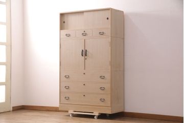 中古　加茂桐　伝統工芸士・会田勝平作　かくし付き　上品な佇まいの総桐箪笥(並厚)(総桐たんす、衣装箪笥、着物箪笥、和タンス)(R-051559)