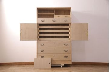 中古　加茂桐　伝統工芸士・会田勝平作　かくし付き　上品な佇まいの総桐箪笥(並厚)(総桐たんす、衣装箪笥、着物箪笥、和タンス)(R-051559)