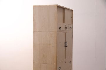 中古　加茂桐　伝統工芸士・会田勝平作　かくし付き　上品な佇まいの総桐箪笥(並厚)(総桐たんす、衣装箪笥、着物箪笥、和タンス)(R-051559)