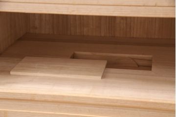 中古　加茂桐　伝統工芸士・会田勝平作　かくし付き　上品な佇まいの総桐箪笥(並厚)(総桐たんす、衣装箪笥、着物箪笥、和タンス)(R-051559)