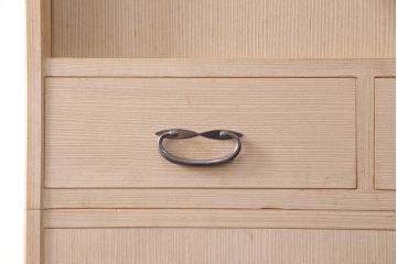 中古　加茂桐　伝統工芸士・会田勝平作　かくし付き　上品な佇まいの総桐箪笥(並厚)(総桐たんす、衣装箪笥、着物箪笥、和タンス)(R-051559)