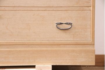中古　加茂桐　伝統工芸士・会田勝平作　かくし付き　上品な佇まいの総桐箪笥(並厚)(総桐たんす、衣装箪笥、着物箪笥、和タンス)(R-051559)