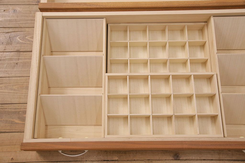 《台輪取り付け加工費込み》中古　シャルドネ(CHARDONNAY)　CRIVILLE(クリビーレ)　リメイク　ウォールナット材　仕切り付きが便利!ナチュラルな雰囲気が素敵なローチェスト(R-051563)