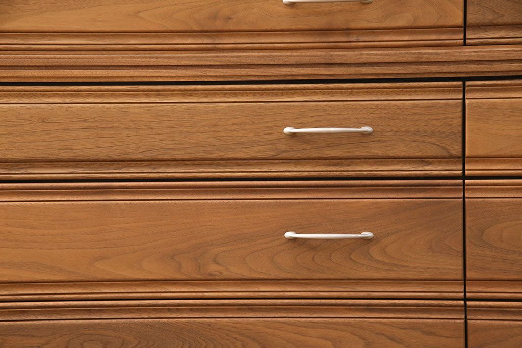 《台輪取り付け加工費込み》中古　シャルドネ(CHARDONNAY)　CRIVILLE(クリビーレ)　リメイク　ウォールナット材　仕切り付きが便利!ナチュラルな雰囲気が素敵なローチェスト(R-051563)