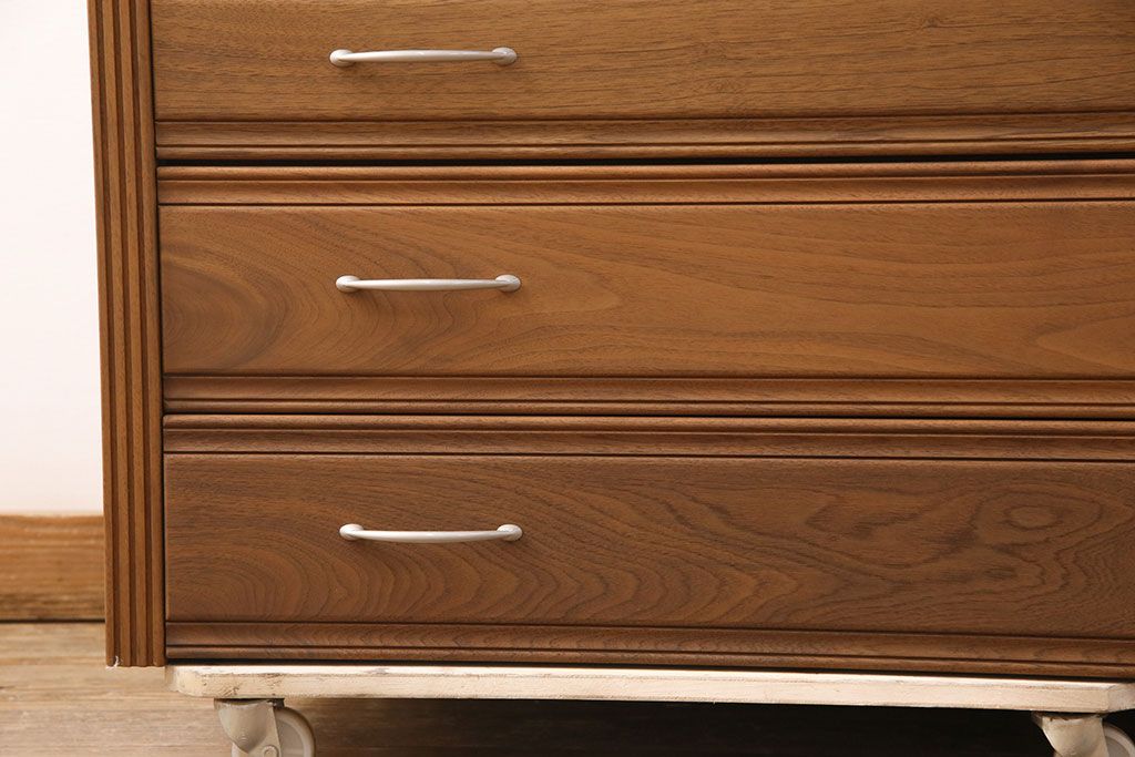 《台輪取り付け加工費込み》中古　シャルドネ(CHARDONNAY)　CRIVILLE(クリビーレ)　リメイク　ウォールナット材　仕切り付きが便利!ナチュラルな雰囲気が素敵なローチェスト(R-051563)