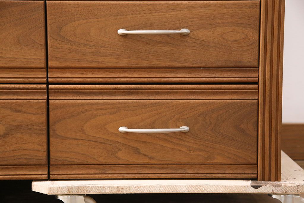 《台輪取り付け加工費込み》中古　シャルドネ(CHARDONNAY)　CRIVILLE(クリビーレ)　リメイク　ウォールナット材　仕切り付きが便利!ナチュラルな雰囲気が素敵なローチェスト(R-051563)