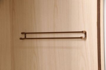 中古　伝統工芸　軽井沢彫り　図柄が珍しい!!　彫刻の意匠が華やかなワードローブ(洋服タンス)(R-051568)