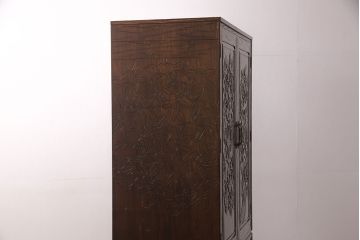 中古　伝統工芸　軽井沢彫り　図柄が珍しい!!　彫刻の意匠が華やかなワードローブ(洋服タンス)(R-051568)