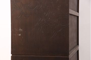 中古　伝統工芸　軽井沢彫り　図柄が珍しい!!　彫刻の意匠が華やかなワードローブ(洋服タンス)(R-051568)