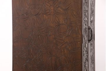 中古　伝統工芸　軽井沢彫り　図柄が珍しい!!　彫刻の意匠が華やかなワードローブ(洋服タンス)(R-051568)
