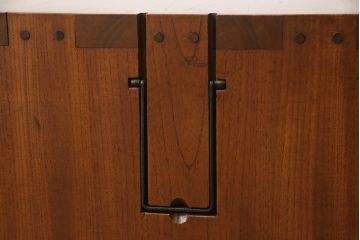 和製アンティーク　総ケヤキ材　分厚い材を贅沢に使用した重厚な佇まいの帳場箪笥(ローボード、引き出し)(R-051570)