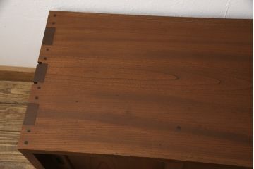 和製アンティーク　総ケヤキ材　分厚い材を贅沢に使用した重厚な佇まいの帳場箪笥(ローボード、引き出し)(R-051570)