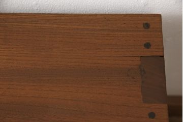 和製アンティーク　総ケヤキ材　分厚い材を贅沢に使用した重厚な佇まいの帳場箪笥(ローボード、引き出し)(R-051570)