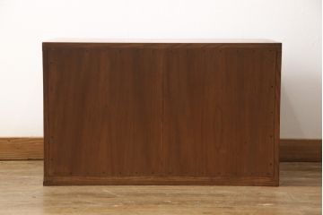 和製アンティーク　総ケヤキ材　分厚い材を贅沢に使用した重厚な佇まいの帳場箪笥(ローボード、引き出し)(R-051570)