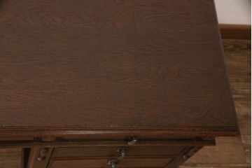 ヴィンテージ家具　三越家具　カントリーハウス　希少な絶版品ブルージュ　挽き物加工や引手のデザインがおしゃれ!クラシカルな雰囲気を高める片袖机(ワークデスク、平机、ビンテージ)(R-051571)