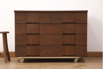 中古　美品　広島・府中家具いまだ　Craft Furniture IMADA ウォールナット材製のモダンなチェスト(ローチェストリビングボード、引き出し)(R-051572)