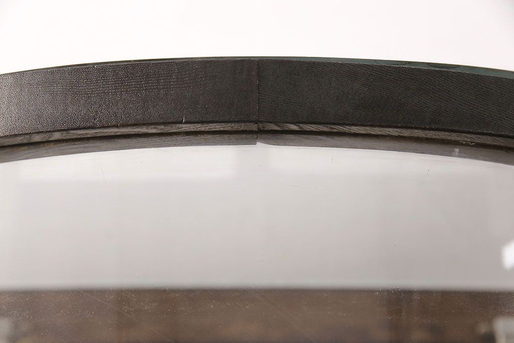 和製アンティーク　人気の縦型!すっきりとした佇まいのR型(曲面)ガラスケース(飾り棚、陳列棚)(R-051588)