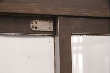 和製アンティーク　人気の縦型!すっきりとした佇まいのR型(曲面)ガラスケース(飾り棚、陳列棚)(R-051588)