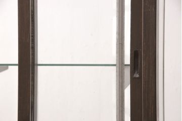 和製アンティーク　人気の縦型!すっきりとした佇まいのR型(曲面)ガラスケース(飾り棚、陳列棚)(R-051588)