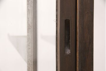 和製アンティーク　人気の縦型!すっきりとした佇まいのR型(曲面)ガラスケース(飾り棚、陳列棚)(R-051588)