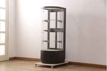 和製アンティーク　人気の縦型!すっきりとした佇まいのR型(曲面)ガラスケース(飾り棚、陳列棚)(R-051588)