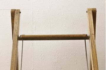 和製アンティーク　ナラ材　希少!!珍しいデザインのレトロな折り畳み式脚立(踏み台、ステップ、花台、飾り棚、ディスプレイ)(R-051590)