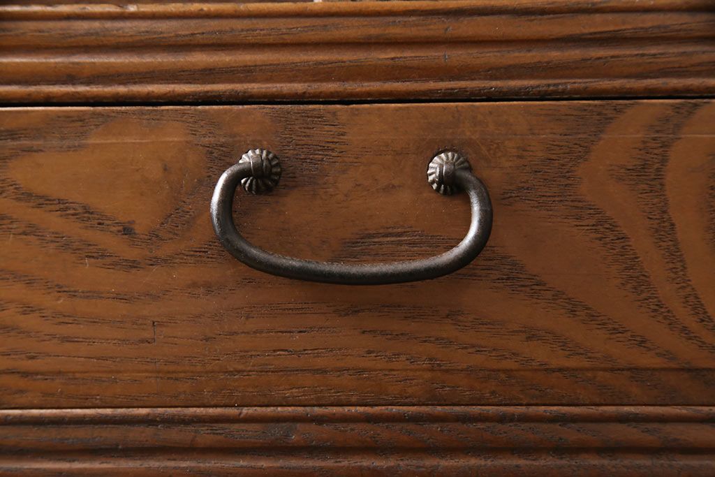 和製アンティーク　桑材　情緒あふれる透かし彫りが目を惹く、凝った作りの二段重ね収納棚(食器棚、キャビネット、水屋箪笥)(R-051592)