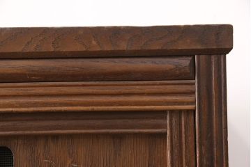 和製アンティーク　桑材　透かし彫りと波のような意匠が目を惹く、凝った作りの収納棚(食器棚、キャビネット、水屋箪笥)(R-051593)