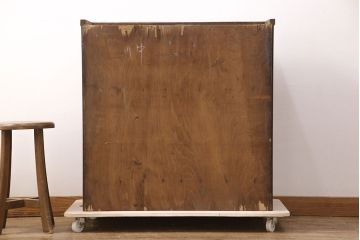 和製アンティーク　桑材　透かし彫りと波のような意匠が目を惹く、凝った作りの収納棚(食器棚、キャビネット、水屋箪笥)(R-051593)