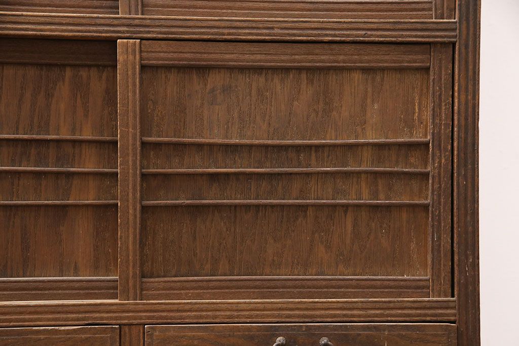 和製アンティーク　桑材　趣きのある透かし彫りが目を惹く、凝った作りの収納棚(食器棚、キャビネット、水屋箪笥)(R-051594)