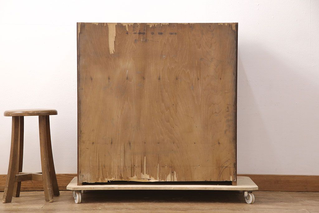 和製アンティーク　桑材　趣きのある透かし彫りが目を惹く、凝った作りの収納棚(食器棚、キャビネット、水屋箪笥)(R-051594)