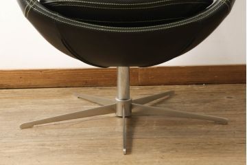 中古　超美品　BoConcept(ボーコンセプト)　smartville(スマートヴィル)　本革　ミッドセンチュリスタイルの空間づくりに活躍するイージーチェア(椅子、アームチェア)(定価約33万円)(R-051598)