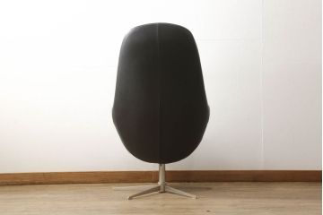 中古　超美品　BoConcept(ボーコンセプト)　smartville(スマートヴィル)　本革　ミッドセンチュリスタイルの空間づくりに活躍するイージーチェア(椅子、アームチェア)(定価約33万円)(R-051598)