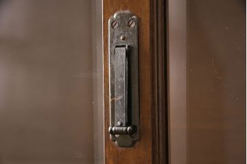 アンティーク家具　ナラ材　古い洋館で使われていた上品な雰囲気あふれる収納棚(食器棚、本箱、ブックケース、店舗什器、陳列棚)(R-051600)