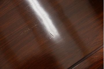 中古　美品　高級唐木家具　カリン材　細やかな彫りの意匠が魅力的なアームチェア(板座チェア、椅子、花梨材)(定価約42万円)(R-051606)