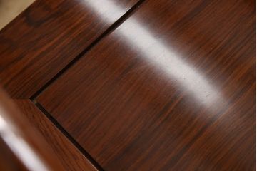 中古　美品　高級唐木家具　カリン材　細やかな彫りの意匠が魅力的なアームチェア(板座チェア、椅子、花梨材)(定価約42万円)(R-051607)