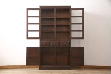 中古　美品　松本民芸家具　特注品　落ち着きのある大人空間にもってこい!上品な重ね食器棚(収納棚、戸棚、キャビネット、飾り棚、本箱)(定価約55万円)(R-051611)