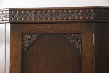 イギリスアンティーク　オーク材　小振りなサイズが使いやすいワードローブ(ホールローブ、洋服タンス、キャビネット)(R-051616)