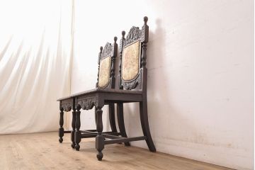 イギリスアンティーク　オーク材　クラシカルな佇まいが魅力!座面にまで素晴らしい彫刻が施された板座チェア2脚セット(ダイニングチェア)(R-051618)