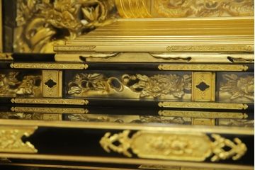 中古　未使用　展示品　100代　金仏壇「悟空」　取り入れやすいサイズが嬉しい長岡仏壇(定価約180万円)(R-051620)
