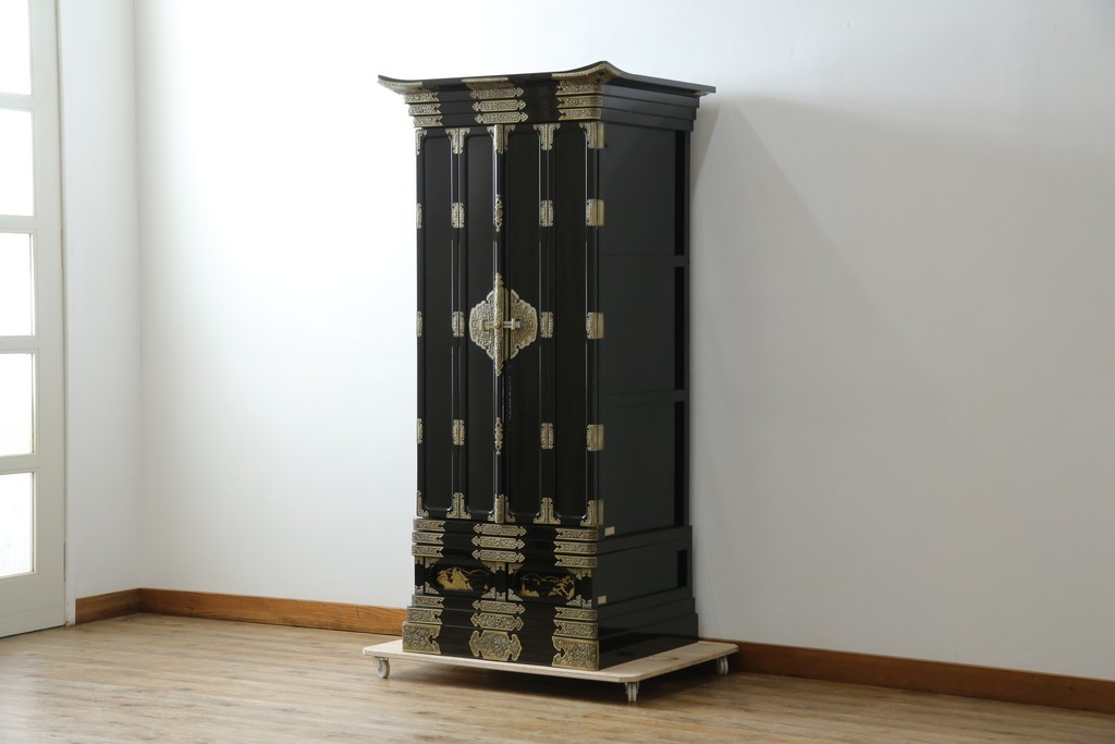 中古　未使用　展示品　70代　金仏壇「大空」　梨地塗り　落ち着きのある明るい佇まいが魅力の長岡仏壇　定価約120万円　(R-051622)