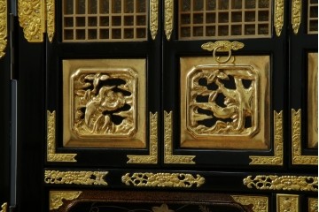 中古　未使用　展示品　70代　金仏壇「大空」　梨地塗り　落ち着きのある明るい佇まいが魅力の長岡仏壇　定価約120万円　(R-051622)