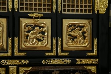 中古　未使用　展示品　70代　金仏壇「大空」　梨地塗り　落ち着きのある明るい佇まいが魅力の長岡仏壇　定価約120万円　(R-051622)