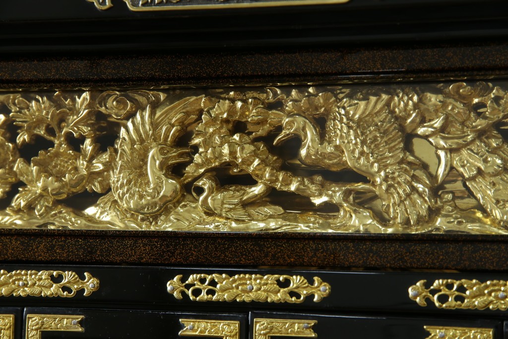 中古　未使用　展示品　70代　金仏壇「大空」　梨地塗り　落ち着きのある明るい佇まいが魅力の長岡仏壇　定価約120万円　(R-051622)