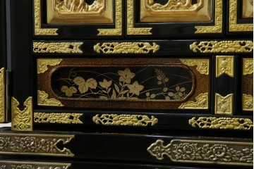 中古　未使用　展示品　70代　金仏壇「大空」　梨地塗り　落ち着きのある明るい佇まいが魅力の長岡仏壇　定価約120万円　(R-051622)