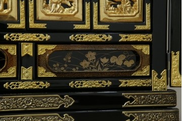 中古　未使用　展示品　70代　金仏壇「大空」　梨地塗り　落ち着きのある明るい佇まいが魅力の長岡仏壇　定価約120万円　(R-051622)